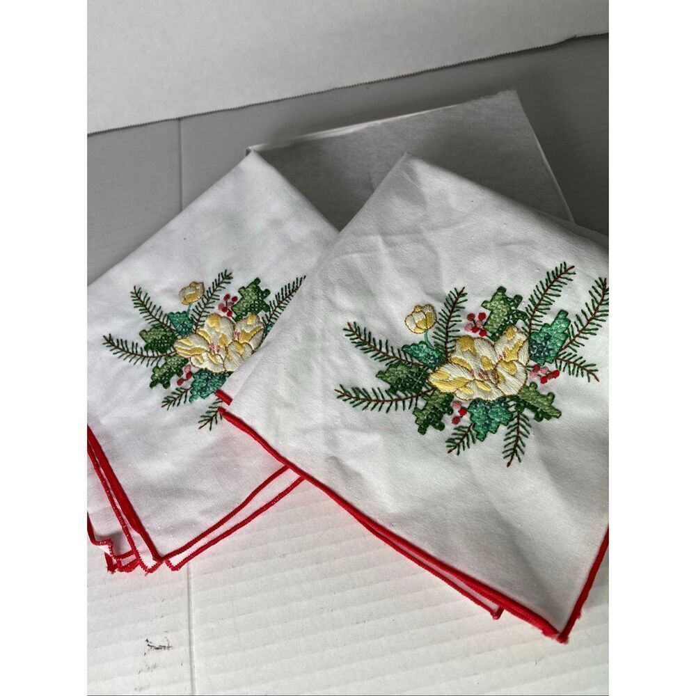 VTG Lot of 4 embroidered Christmas Holiday napkins